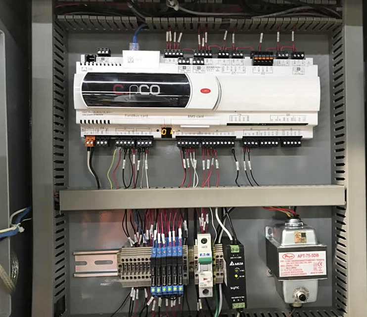 Equipo de humidificación industrial en planta